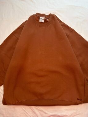 Aritzia TNA sweatfleece cozy fleece crewneck brown oversized
